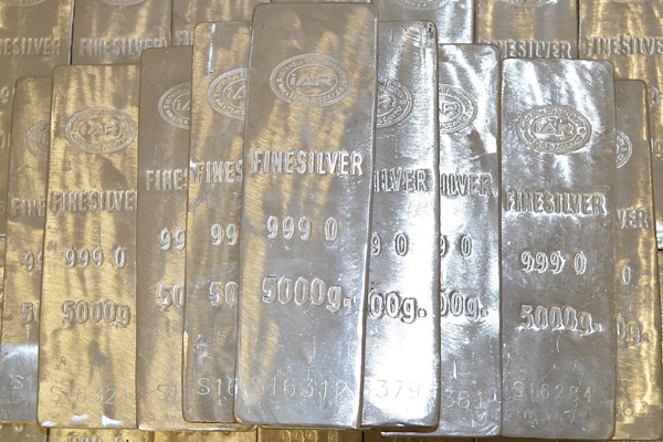 Gümüş 83 doları aşarak yeni rekor düzeye yükseldi