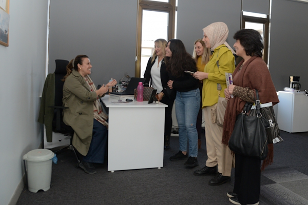 Diyarbakır'da kadına yönelik şiddete karşı farkındalık çalışmaları sürüyor