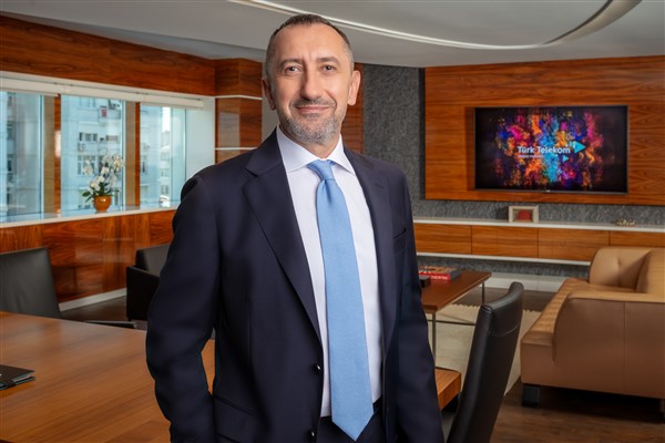 Türk Telekom sınırları aşıyor: Uluslararası stratejik dijital köprü kuruyor