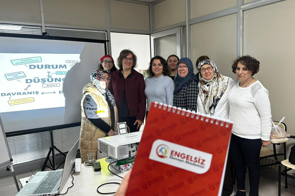 İzmit'te ailelere yönelik psikolojik dayanıklılık ve stres yönetimi eğitimi
