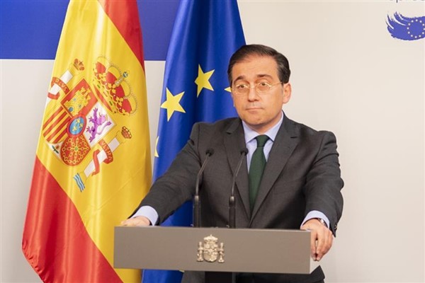 Albares: Venezuela’dan 71 kişi İspanyol uçağıyla tahliye edildi