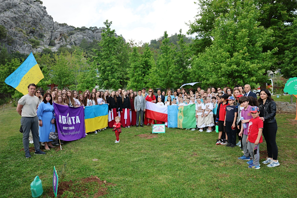 Marmaris Uluslararası Çocuk Festivali barış ve kardeşlik mesajıyla başladı