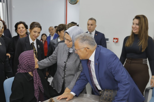 Kayseri’de Alzheimer merkezinde hasta yakınlarının eğitimine dikkat çekildi