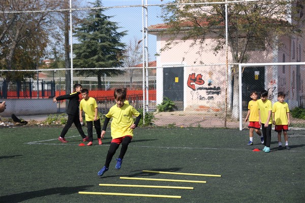 Altay: Spor Okullarımıza 13 bin 382 öğrencimiz kayıt yaptırdı