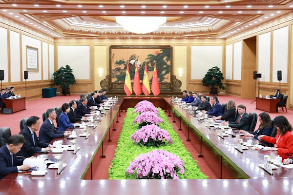 Çin Başbakanı Li’den İspanya’ya yatırım ve ticaret mesajı