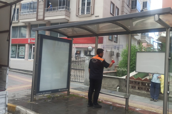 Çorum'da duraklarda temizlik, bakım ve onarım çalışmaları sürüyor