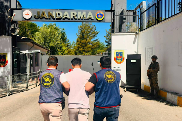 Diyarbakır’da jandarmadan uyuşturucu ve kaçakçılık operasyonları