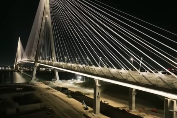 Trump, Michigan-Kanada köprüsünün açılışını engellemekle tehdit etti