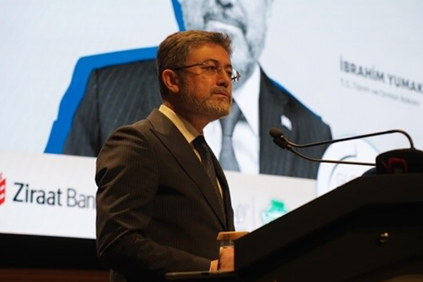 Bakan Yumaklı, Tekirdağ'da yangından etkilenen vatandaşları ziyaret etti