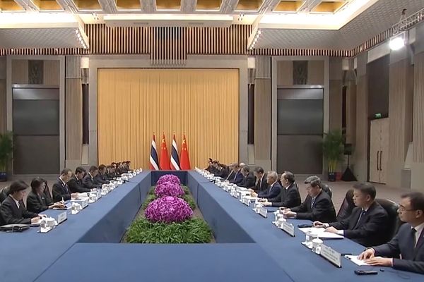Çin Cumhurbaşkanı ve Tayland Başbakanı bir araya geldi