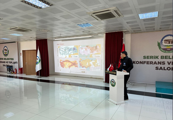 Serik Belediyesi personeline afet farkındalık eğitimi verildi