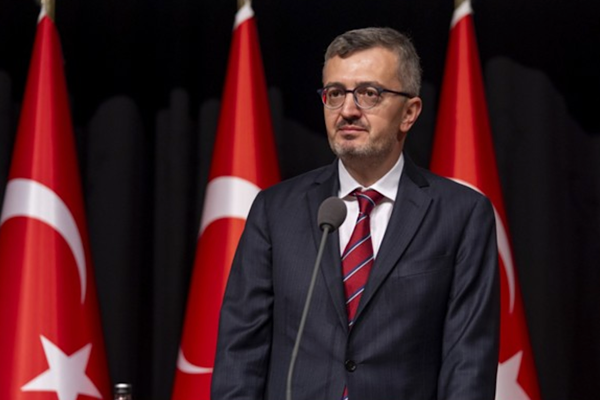 İletişim Başkanı Duran, Mozambik Büyükelçisi İnam ile bir araya geldi