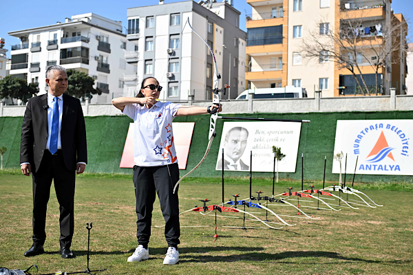 Muratpaşa'da 24 branşta spor okulları başladı