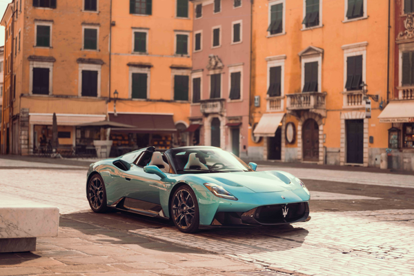 Maserati, Brüksel Otomobil Fuarı’nda Tridente logosunun 100. yılını kutlayacak