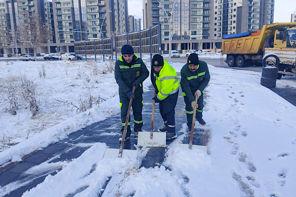 Diyarbakır’da karla mücadele çalışmaları sürdürülüyor