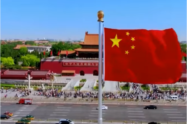 İngiltere Başbakanı, 60 kişilik heyetle Çin'e gitti