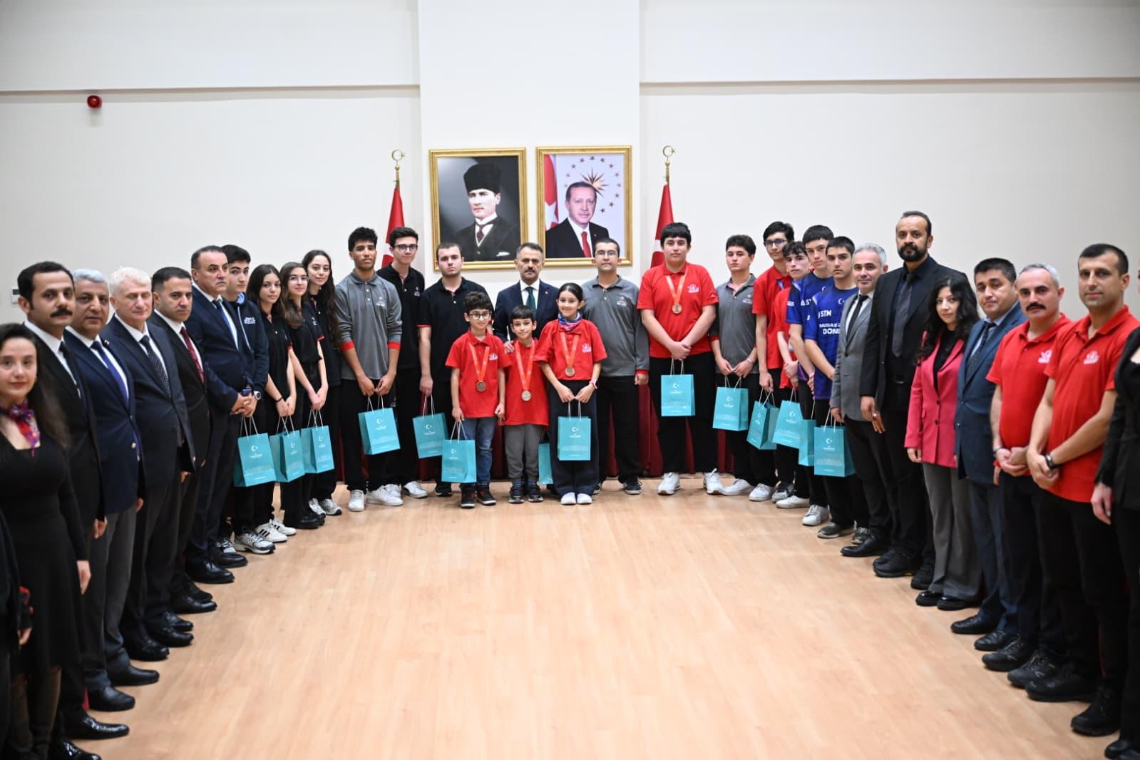 Kocaelili öğrenciler TEKNOFEST 2026 başarılarını Vali Aktaş ile paylaştı