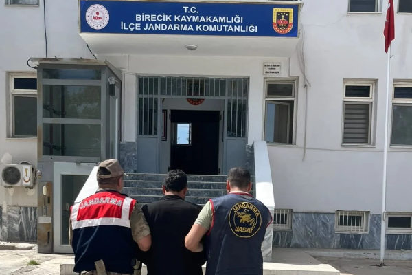 Şanlıurfa'da uyuşturucu ticaretinden aranan şahıs yakalandı
