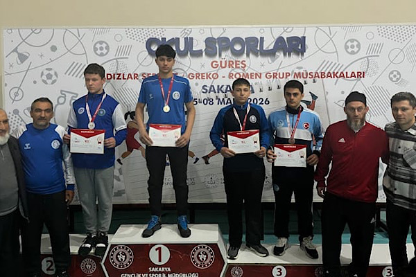 Kütahya Belediyesporlu güreşçi Kayser, Türkiye üçüncüsü oldu