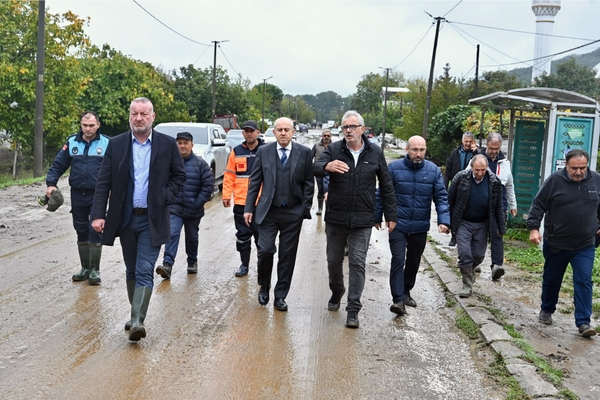 Karacabey’de sağanak sonrası ekipler seferber oldu