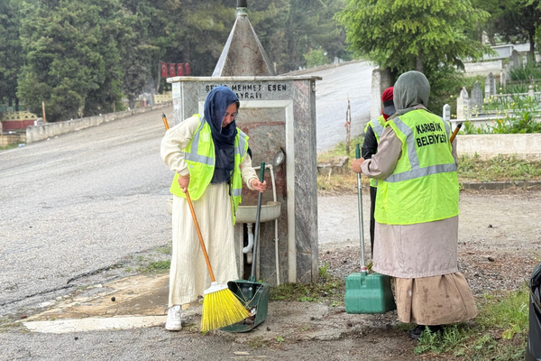 Karabük’te mezarlıklarda bayram öncesi temizlik çalışması başlatıldı 