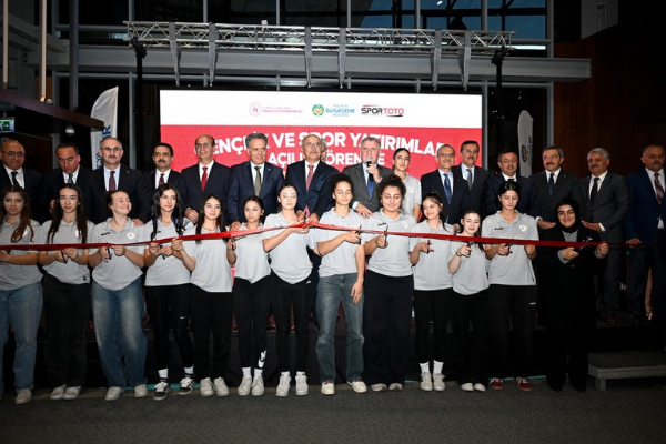 Malatya’da kütüphane ve iki spor kompleksi açıldı