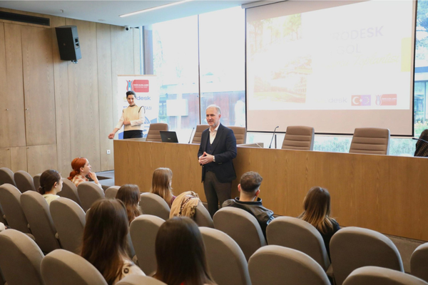 İnegöl’de gençlere DiscoverEU bilgilendirme ve başvuru etkinliği düzenlendi