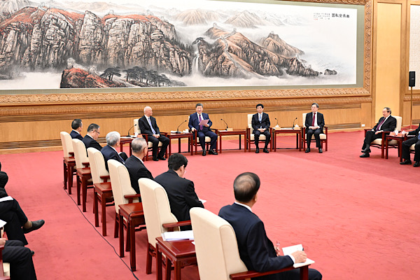 Xi Jinping, ÇKP dışı temsilcilerle Bahar Bayramı’nı kutladı