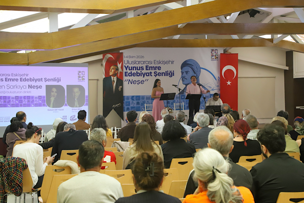Uluslararası Eskişehir Yunus Emre Edebiyat Şenliği üçüncü gününde devam etti