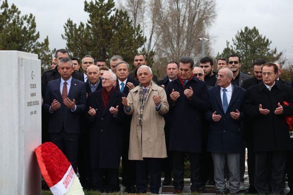 Başkan Şahin: Deniz Baykal’ı saygı, rahmet ve özlemle anıyoruz