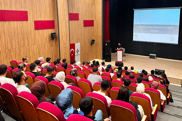 Batman'da evlilik hazırlığındaki çiftlere eğitim programı