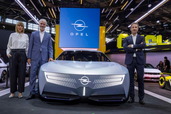 Opel’den Paris Otomobil Fuarı’nda çifte dünya prömiyeri
