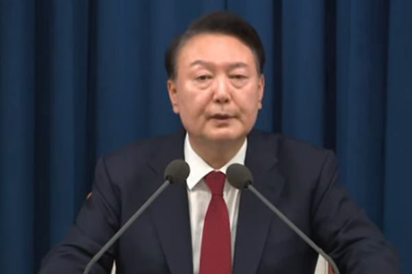 Güney Kore eski devlet başkanı  Yun Seok-yul'u beş yıl hapis cezasına çarptırdı