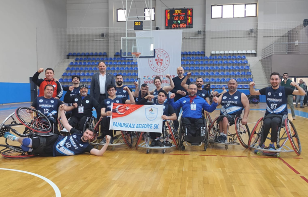 Pamukkale Belediyespor Tekerlekli Sandalye Basketbol Takımı ligin lideri