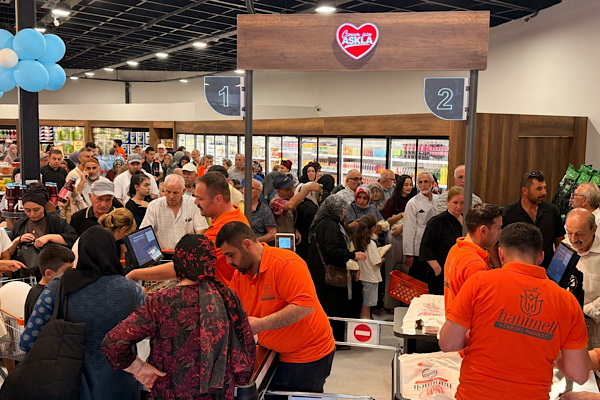 Hanımeli Yöresel Market bininci müşterisini ağırladı