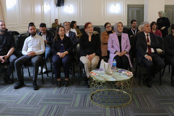 Van'da alzheimer hastalığına yönelik farkındalık paneli düzenlendi