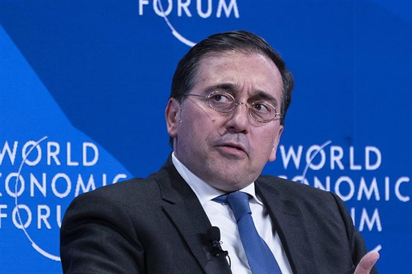 Albares: Venezuela'ya saha hastanesiyle birlikte hareket eden 44 profesyoneli uğurladık
