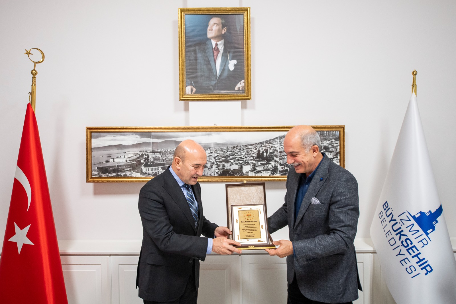 İzmir Şanlıurfa Federasyonu’ndan Başkan Soyer’e ziyaret
