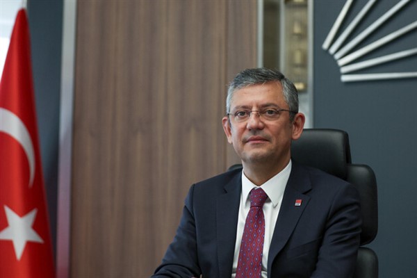 CHP Genel Başkanı Özel, Çetin Emeç’i andı