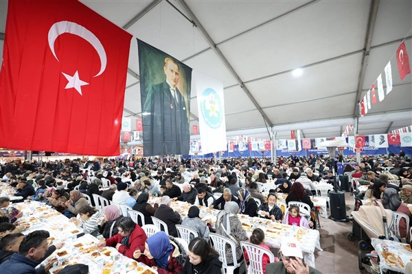 Manisa’da vatandaşlar aynı sofrada buluştu