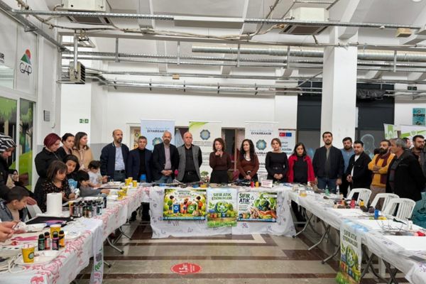 Diyarbakır'da sıfır atık gününde farkındalık etkinliği