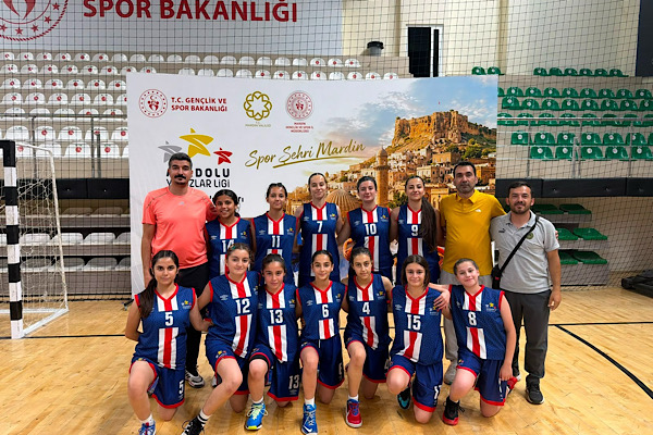 Batman Kız Basketbol Takımı, ANALİG'de yarı finale yükseldi