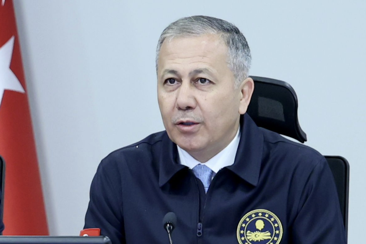 Yerlikaya: Güvenlik teşkilatlarımıza tahsis edilen 9 bin 200 yeni aracı hizmete aldık