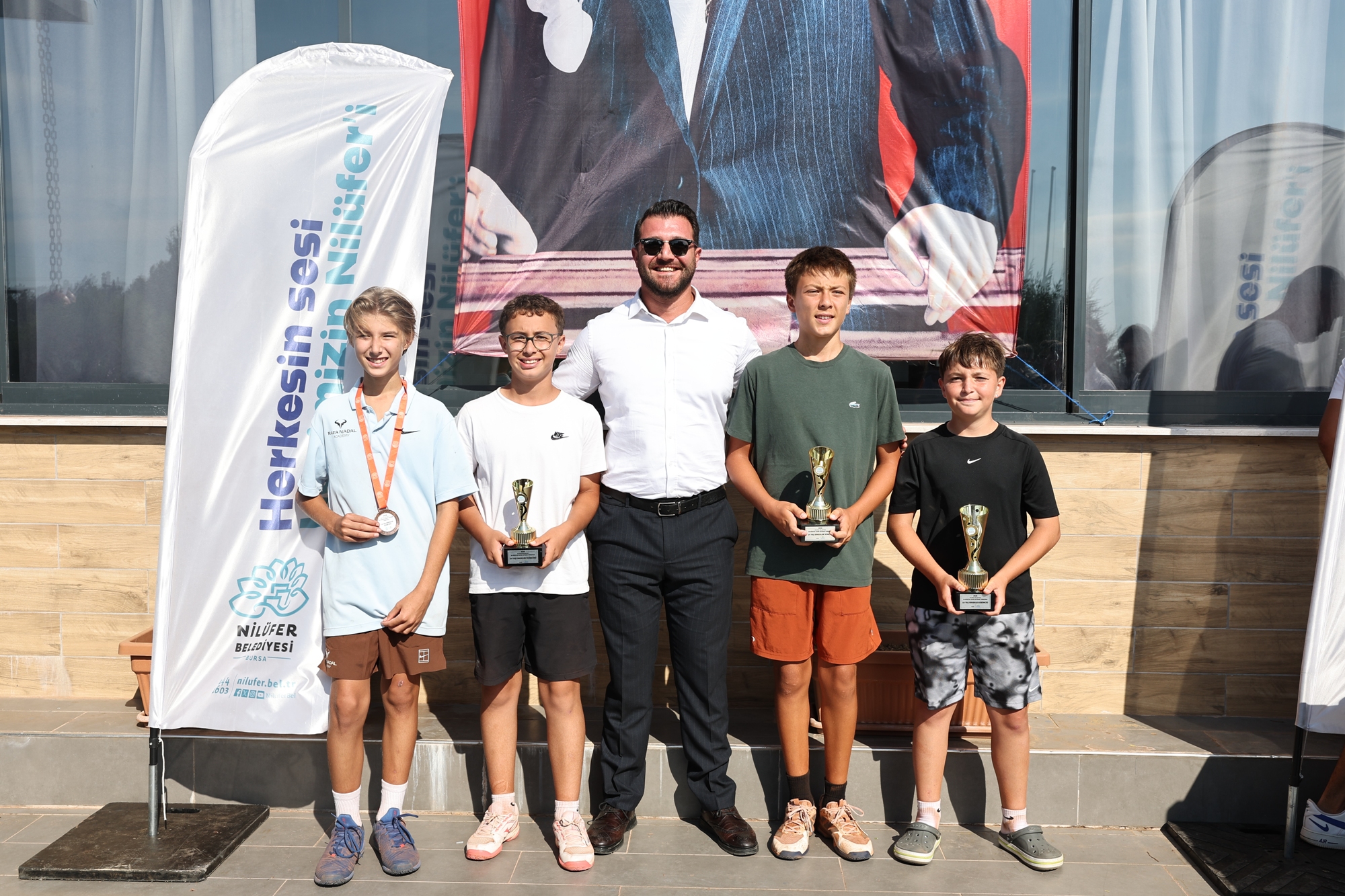 Nilüfer’de Zafer Bayramı coşkusu tenis kortlarına taşındı