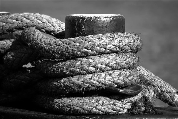 Beylerbeyi önlerinde sürüklenen tekne Harem'de emniyete alındı