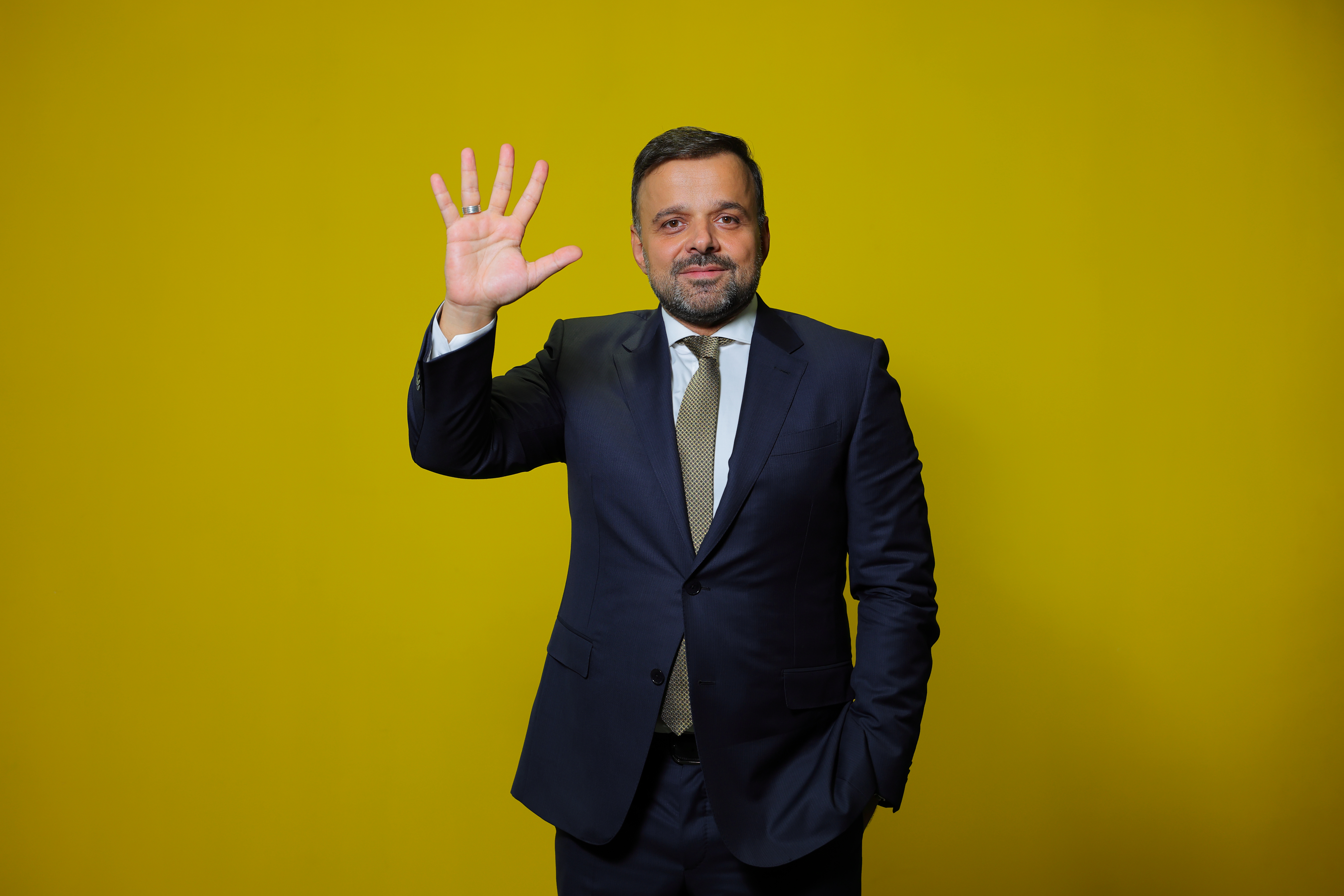 5G ihalesinin lideri Turkcell 