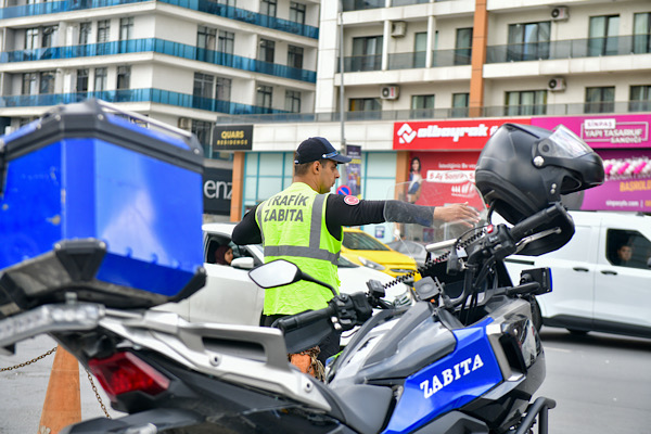 Esenyurt'ta okul çevrelerinde zabıta denetimleri artırıldı