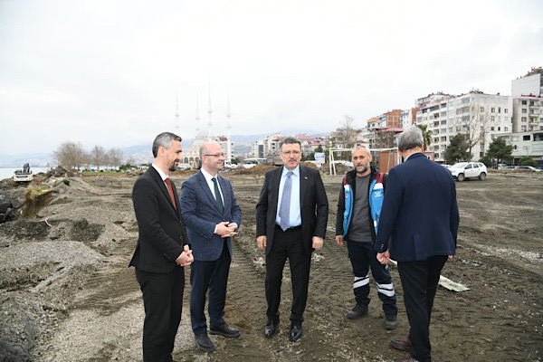 Başkan Genç, Akçaabat’ta projeleri inceledi