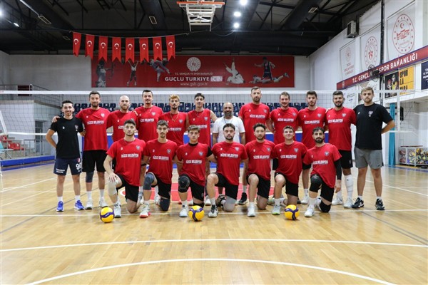 Düzce Belediyesi Spor Akademisi Erkek Voleybol Takımı hazırlıklara başladı