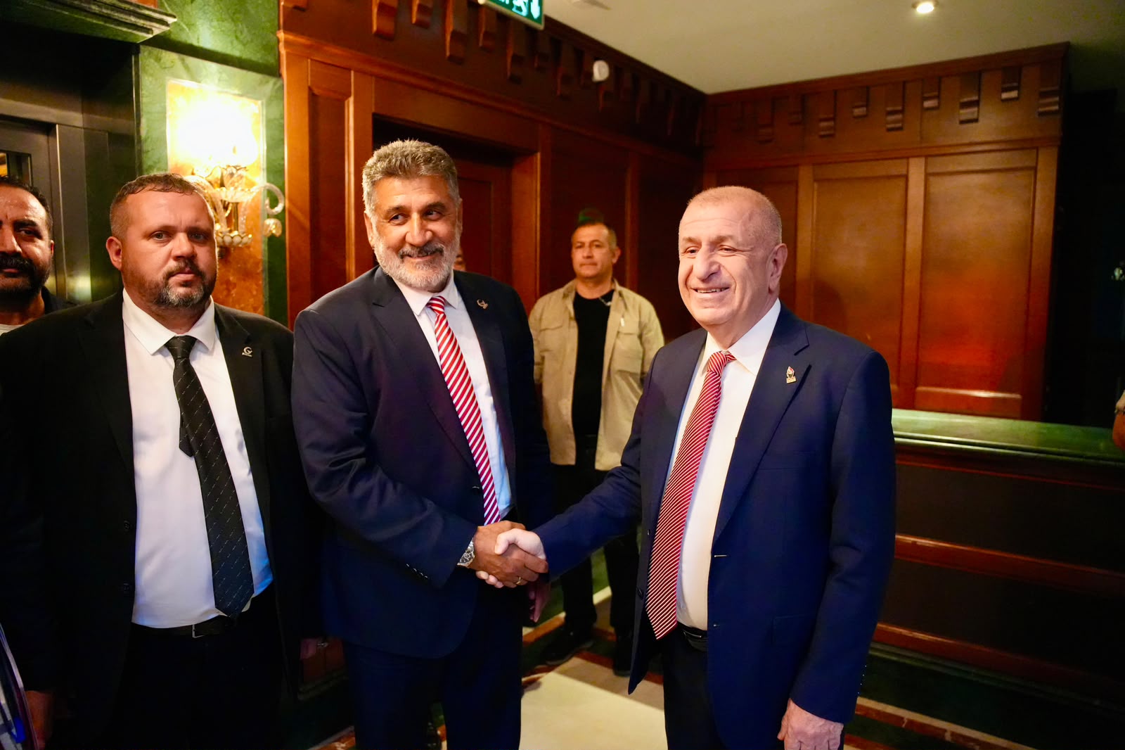 Zafer Partisi Genel Başkanı Özdağ, dört parti genel başkanıyla bir araya geldi